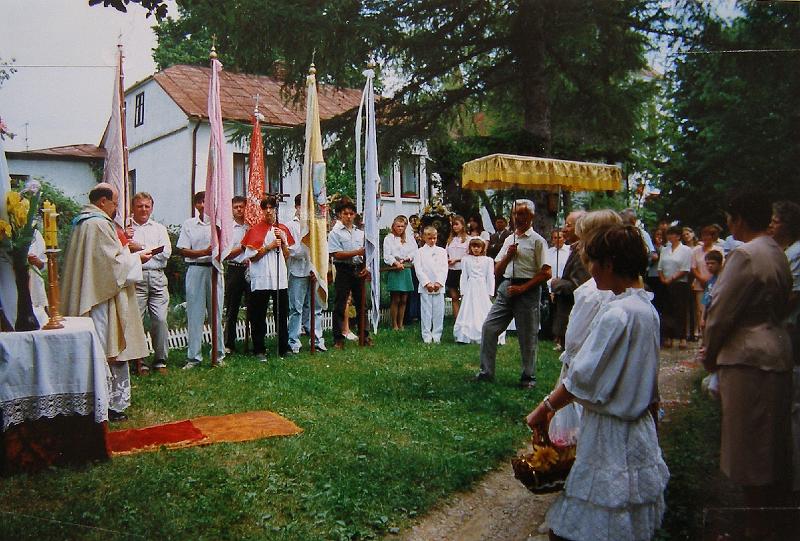 parafia polskokatolicka 1_85.jpg - Rok 1996.  Uroczystość Bożego Ciała. Procesja